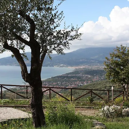 مزرعة للإقامة Serra D'elci