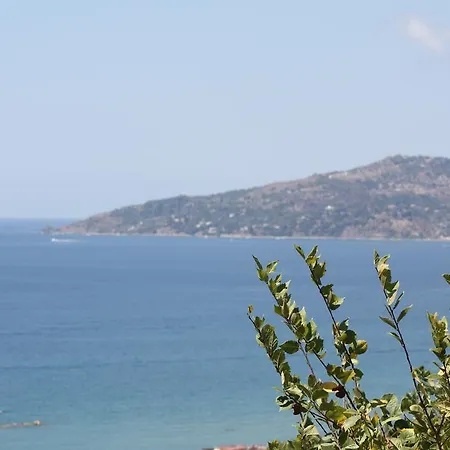 مزرعة للإقامة Serra D'elci أسشيا